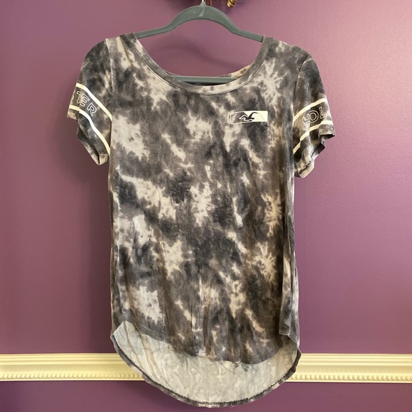 Hollister Tops - Hollister Graphic Tee